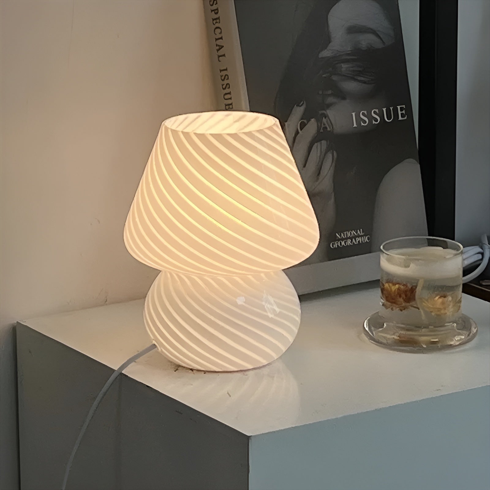 BedsideAura Lampe - Dekorative Glas-Tischlampe