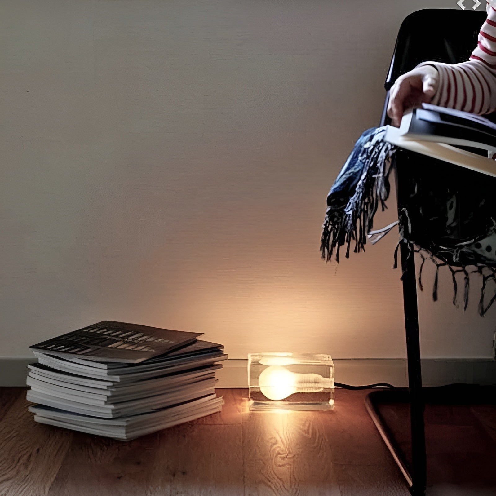 IceLuxe Light – Minimalistische Eiswürfel-LED-Glaslampe