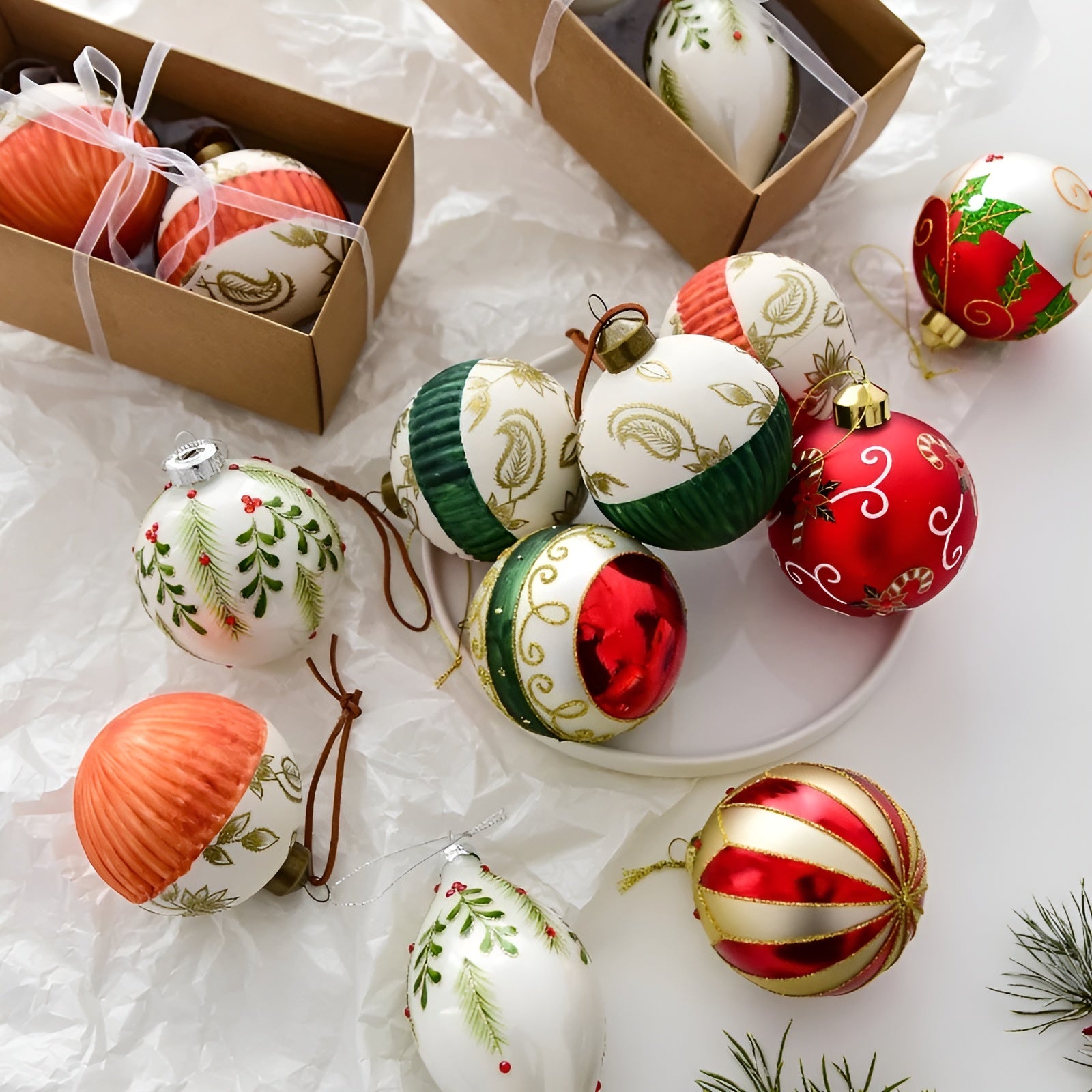 Glaskugeln für Weihnachtsbaum – Handbemalt & Luxuriös | 2er-Set Weihnachtsanhänger 8 cm