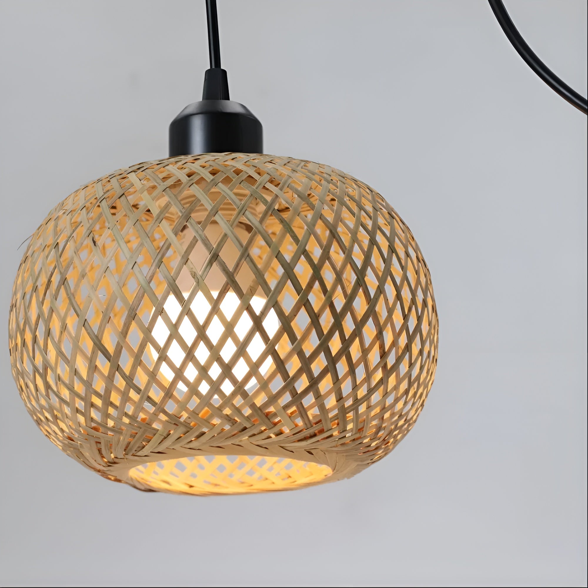 Bambus-Hängeleuchte – Natürlicher Rattan-Look | Handgefertigt für Wohnzimmer, Café und Restaurant