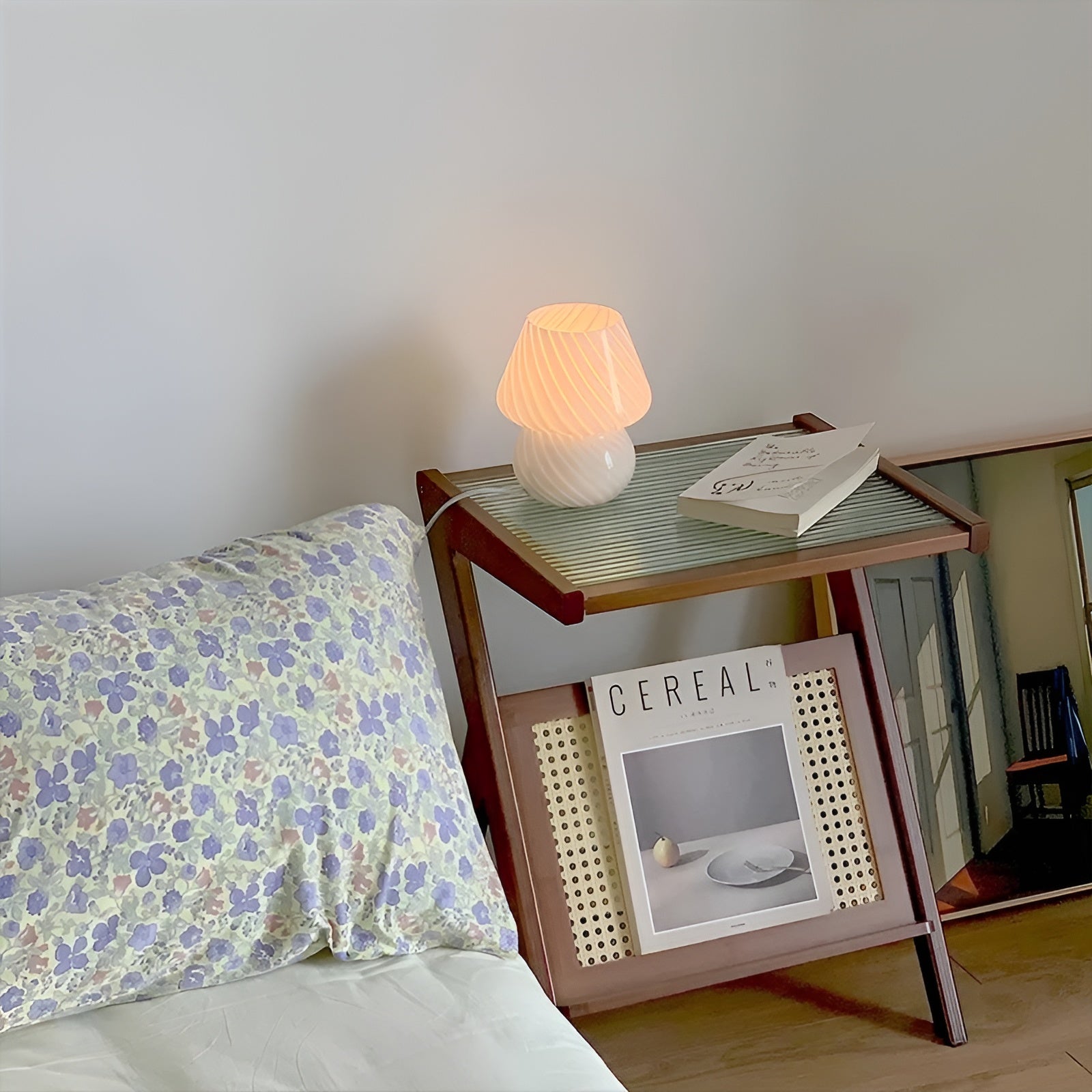 BedsideAura Lampe - Dekorative Glas-Tischlampe