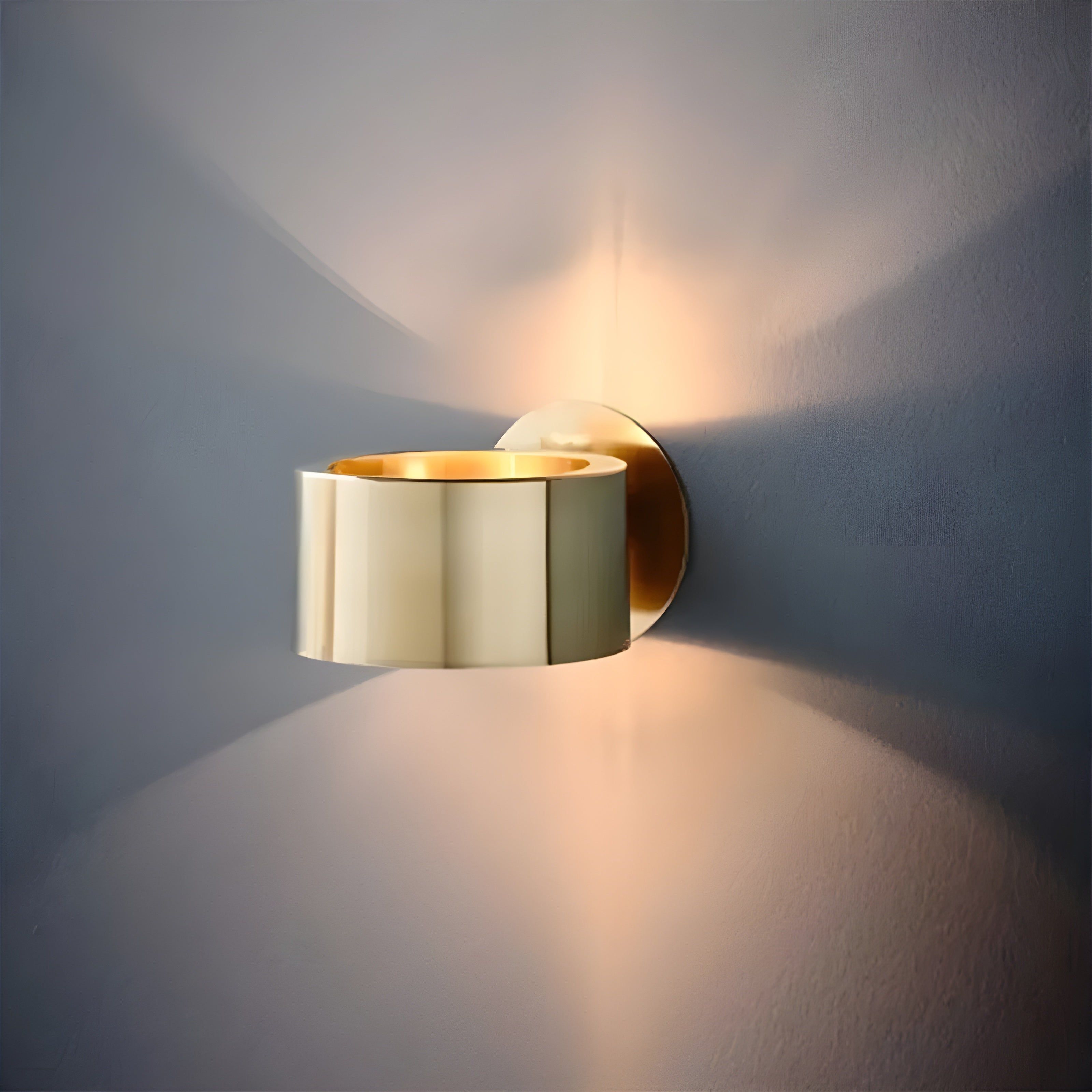 ShineGlow Light - Minimalistische goldene Wandleuchte