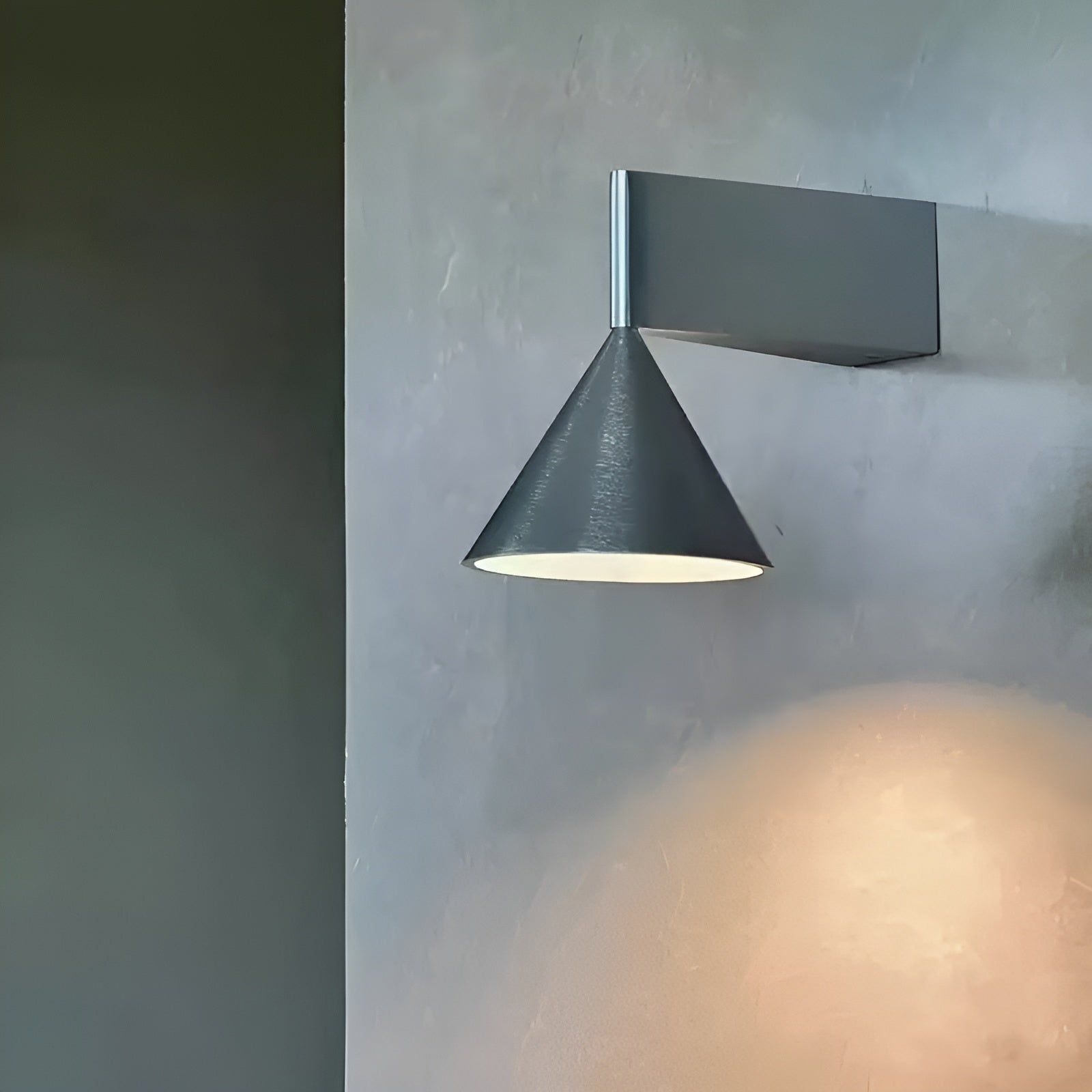 Wandleuchte fürs Schlafzimmer – Modernes Kegeldesign | Elegante Beleuchtung für Nachttisch & Flur
