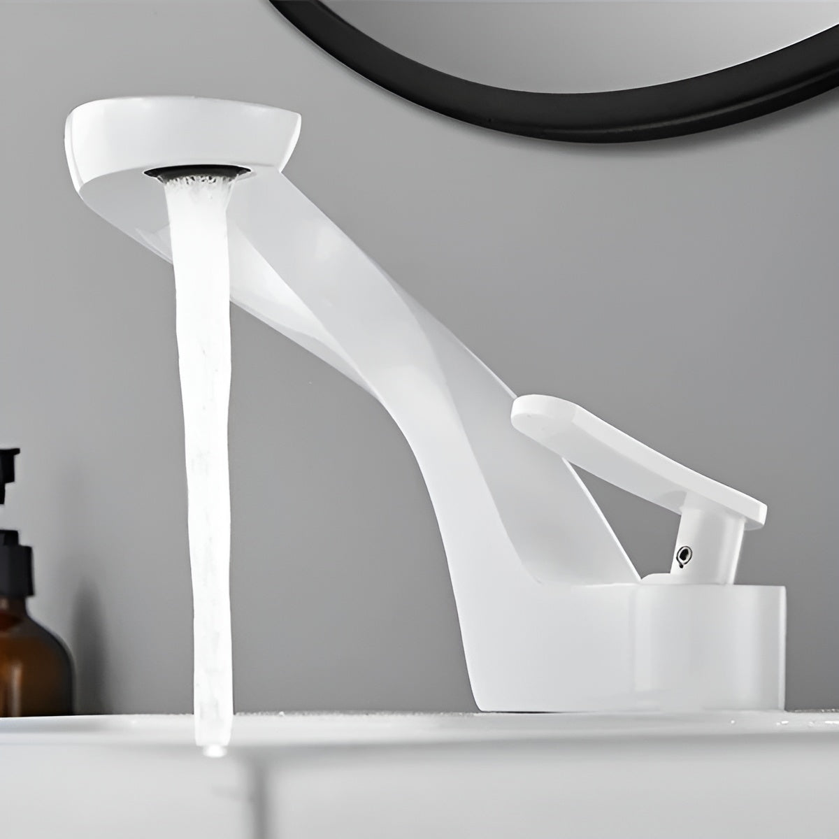 Waschbeckenarmatur mit Wasserfall – Modern und Elegant | Chrom Messing Mischbatterie für Bad Warm- und Kaltwasser