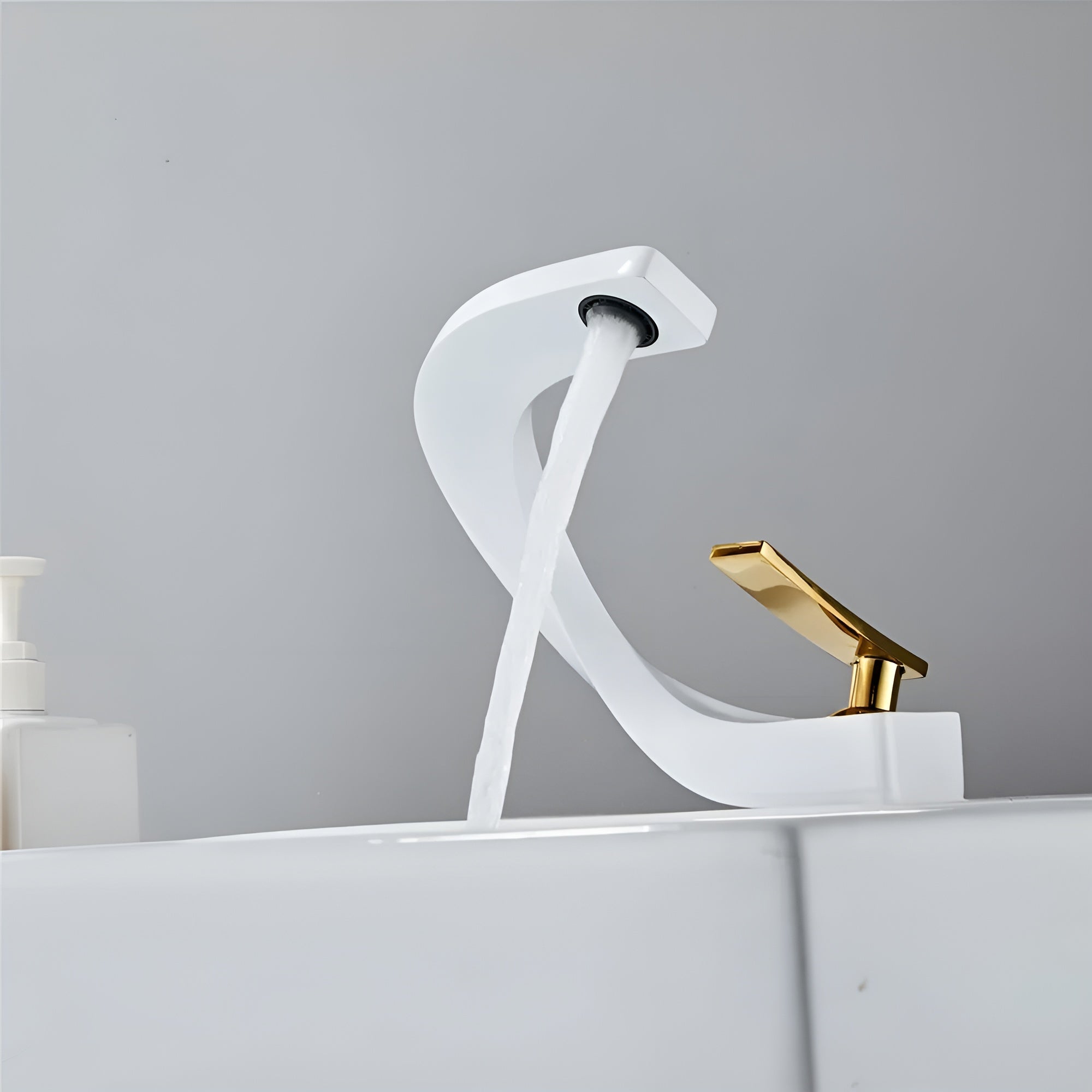 Waschbeckenarmatur mit Wasserfallauslauf – Modernes, Elegantes Design | Ideal für Badezimmer & Gäste-WC