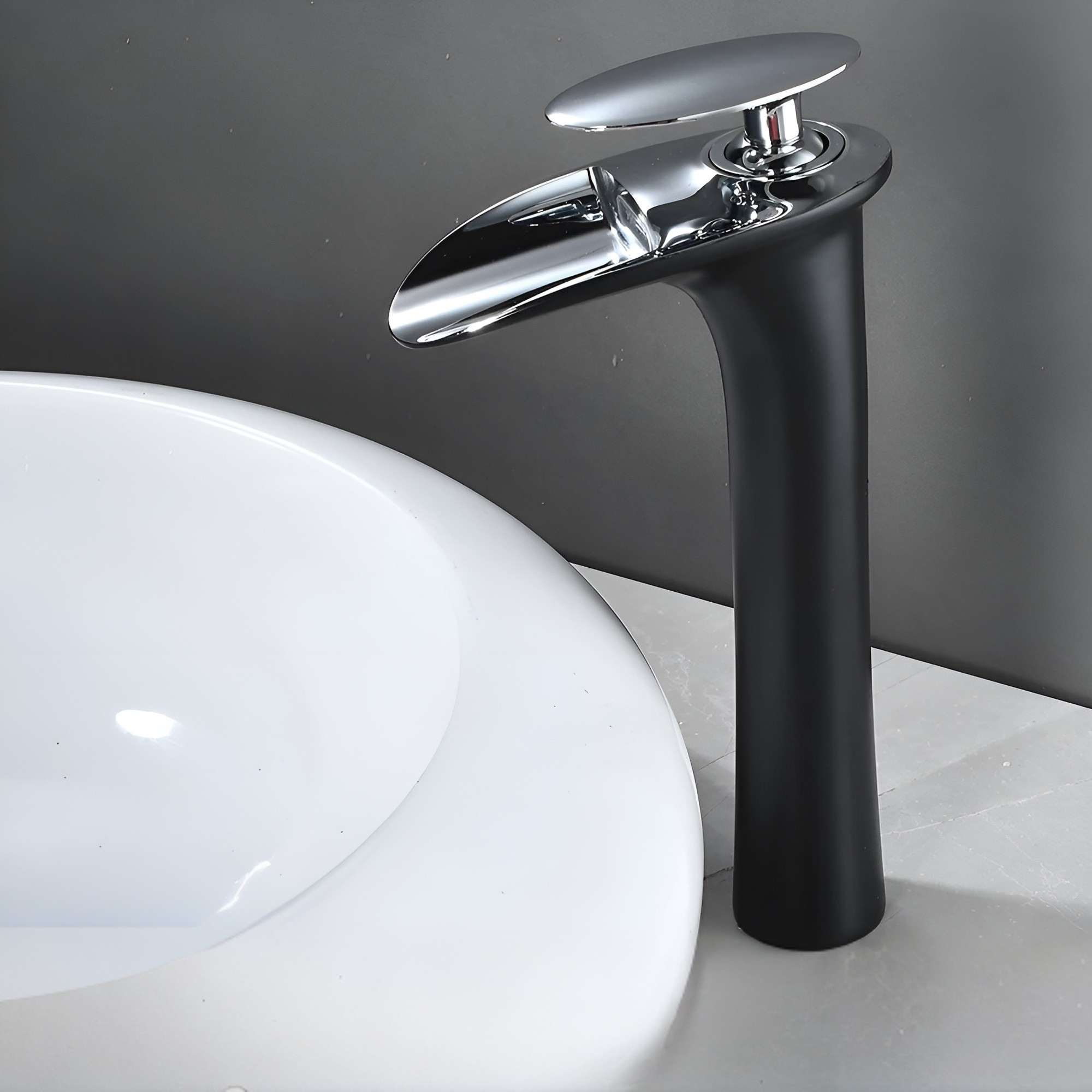 Moderne Waschtischarmaturen – Elegante Wasserfallarmatur | Hochwertiger Einhebelmischer - Schwarz und Chrom