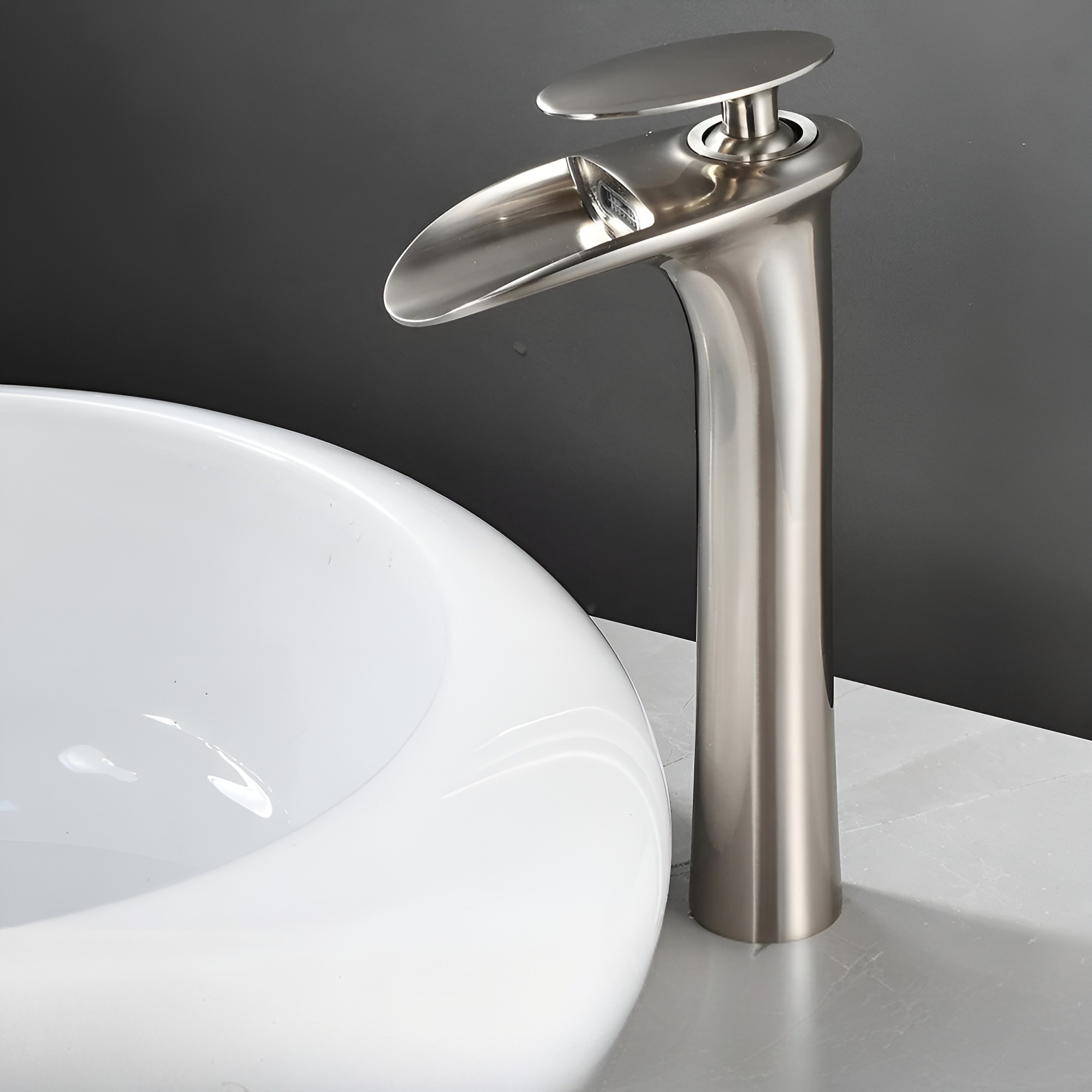 Moderne Waschtischarmaturen – Elegante Wasserfallarmatur | Hochwertiger Einhebelmischer - Gebürstetes Nickel