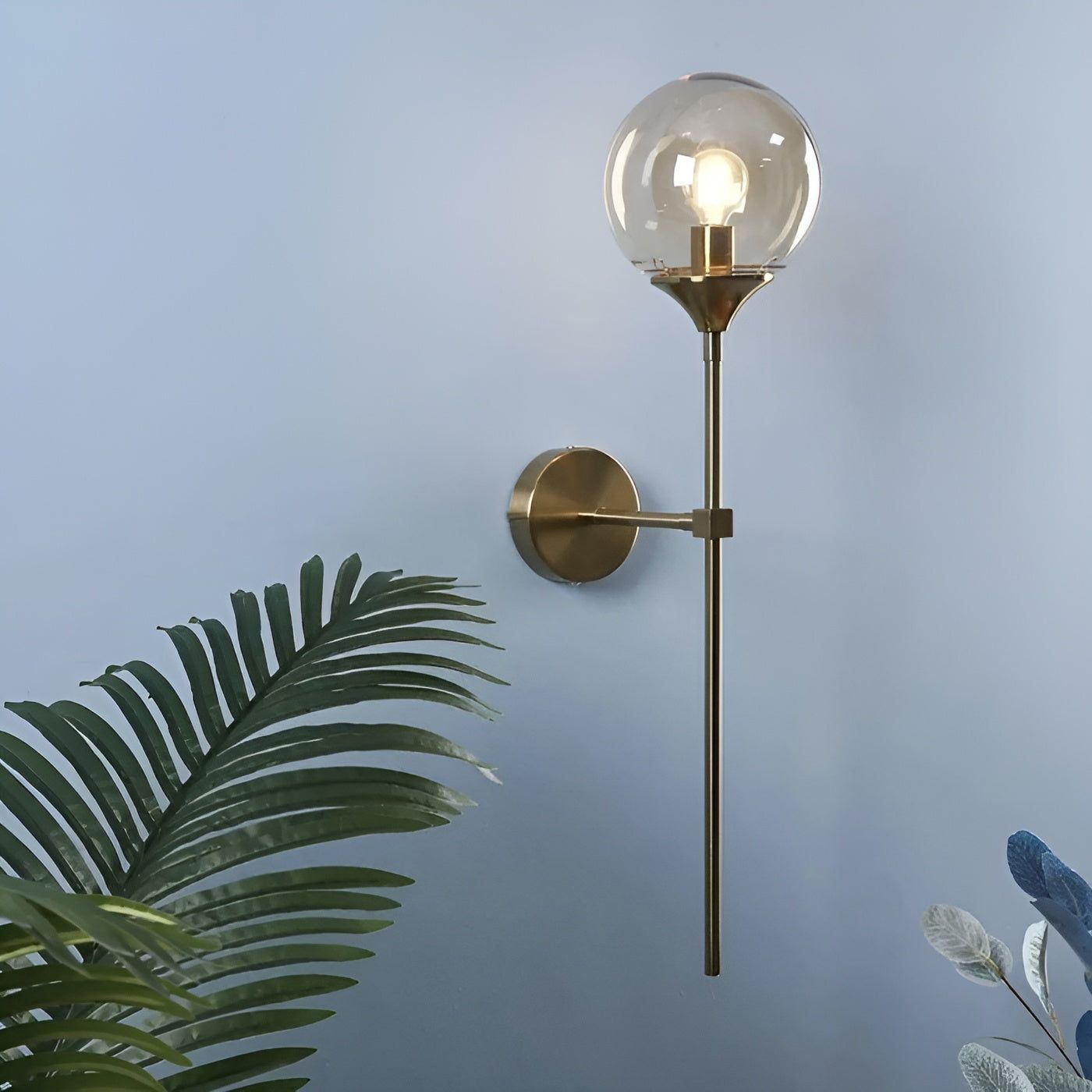 GlassGleam Lampe - Nordische Gold Indoor Glasball Wandlampe Elegare