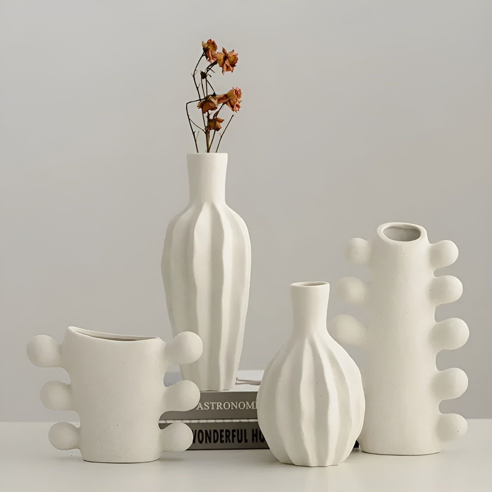 NordicBloom Vase - Minimalistische Unglasierte Keramikvase im Nordischen Design - Elegare