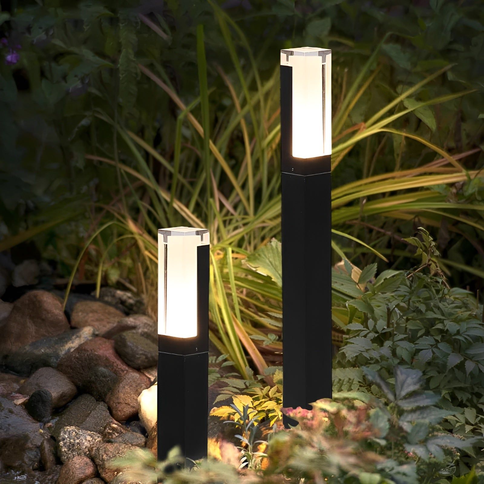 LuxeGarden Glow - Moderne LED-Landschaftsgartenbeleuchtung - Elegare