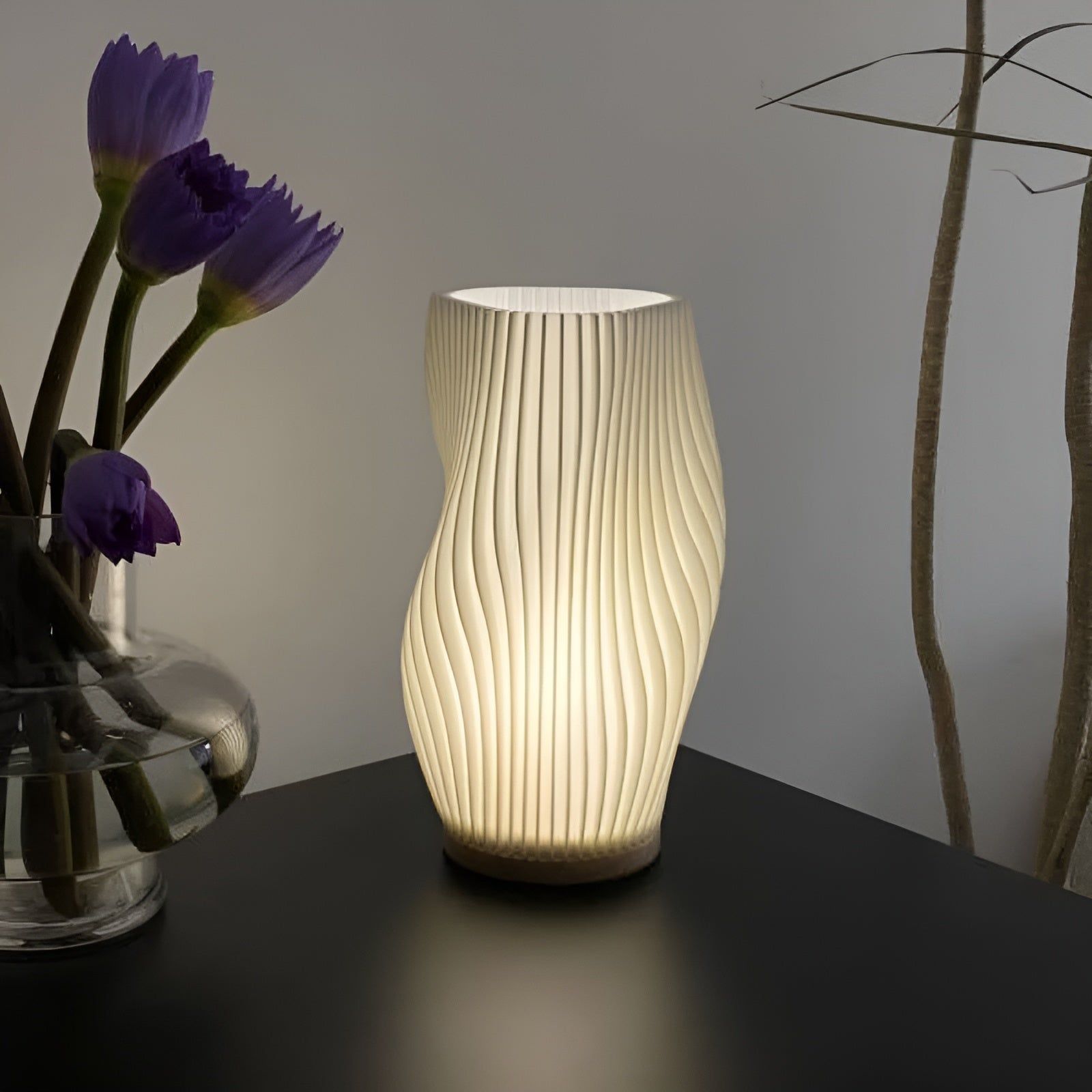 ChicPleats Lampe - Luxuriöses Französisches Creme Plissee Schreibtischlampe für Eine Gemütliche Atmosphäre - Elegare