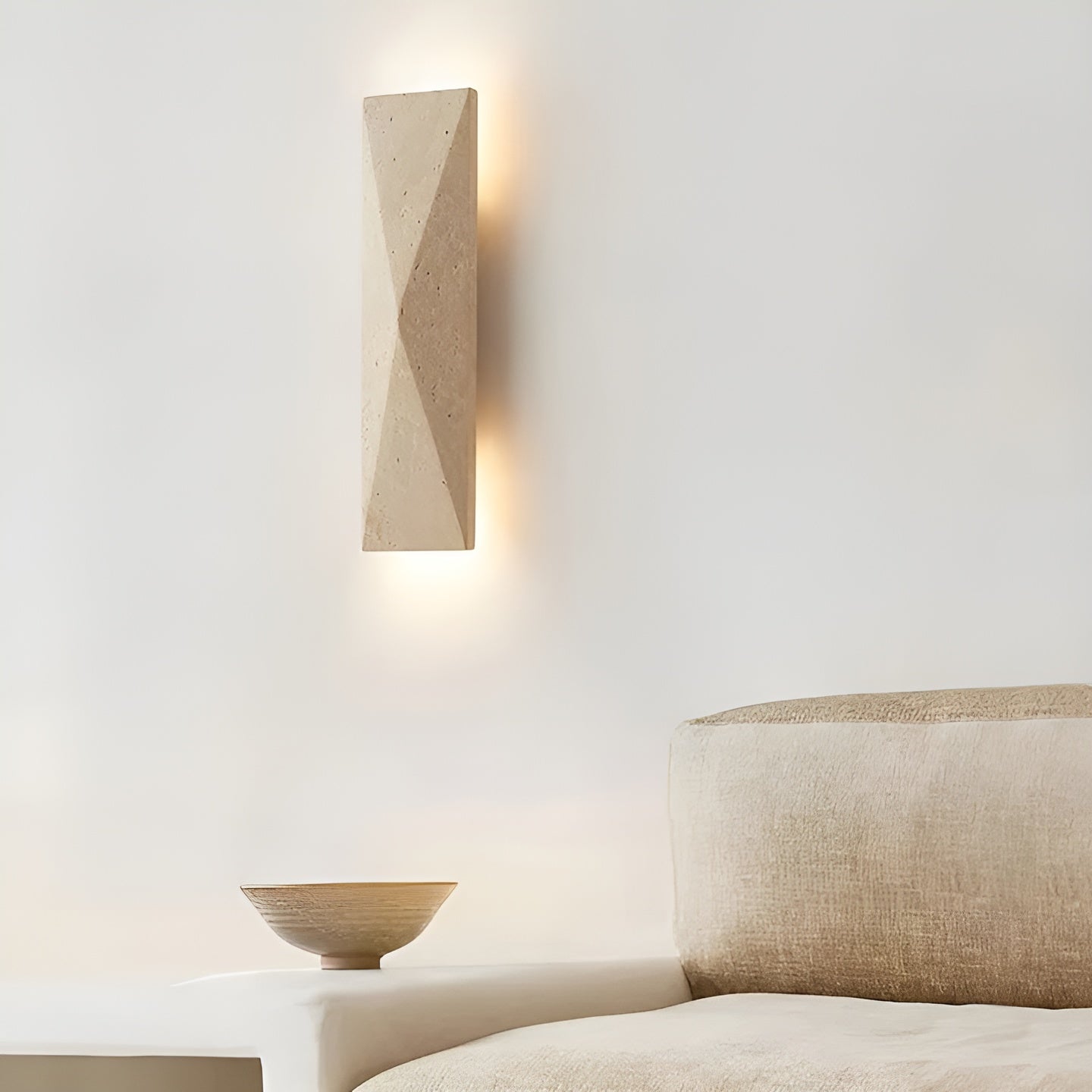 Wandlampe aus Travertin – Elegante Natursteinleuchte für Wohnzimmer oder Flur