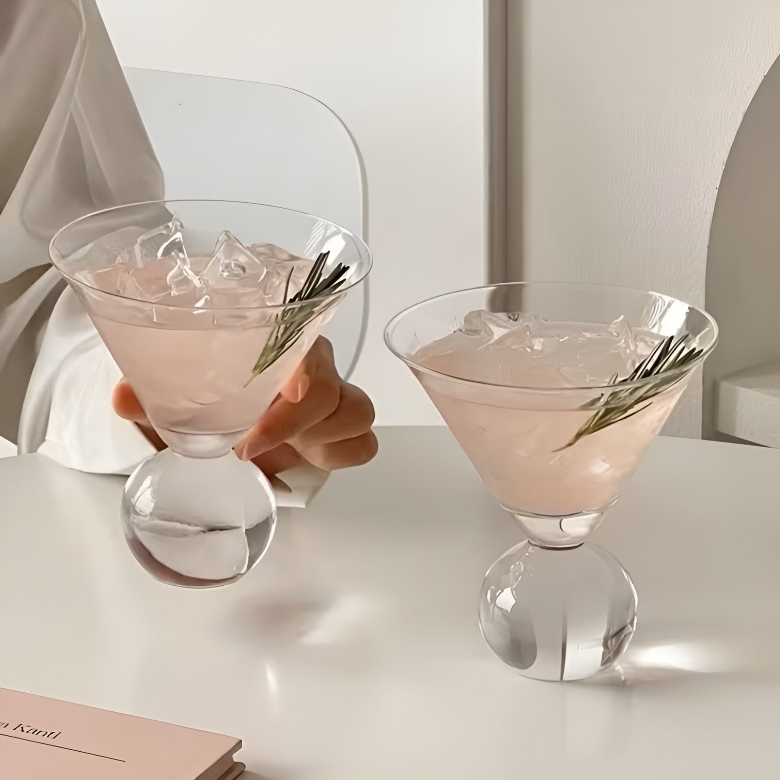 Retro Martini-Glas ohne Stiel 250 ml – Rosa Kristall-Cocktailglas im Vintage-Design Wiederverwendbar &