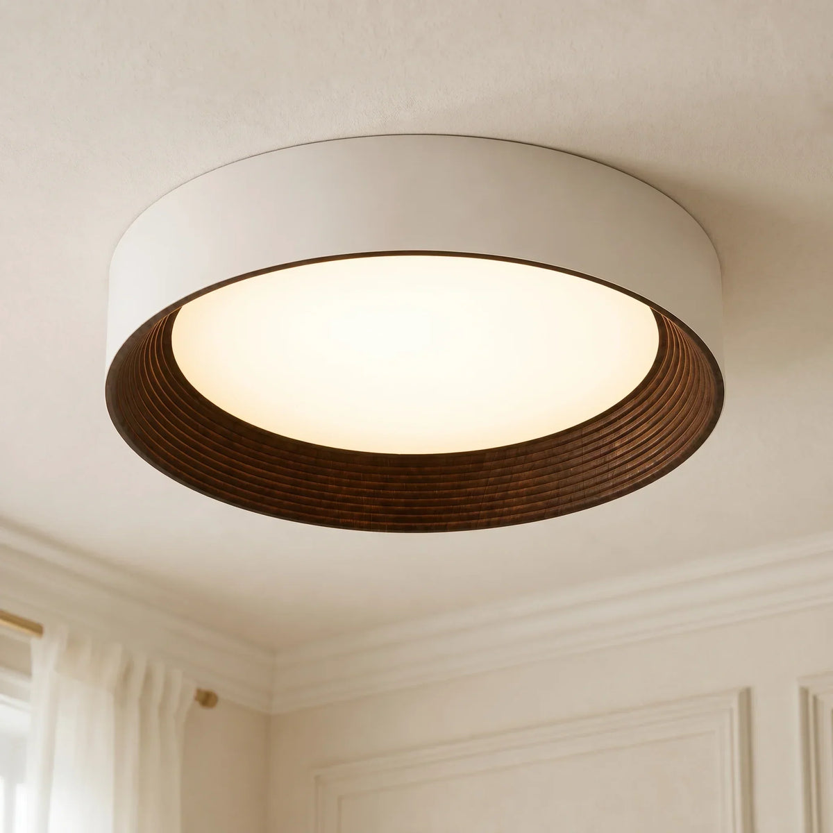 Runde LED-Deckenleuchte mit Holzrand – Warmes Licht im Nordic Design - Schwarze Walnuss / Ø 35 cm × H 10 cm