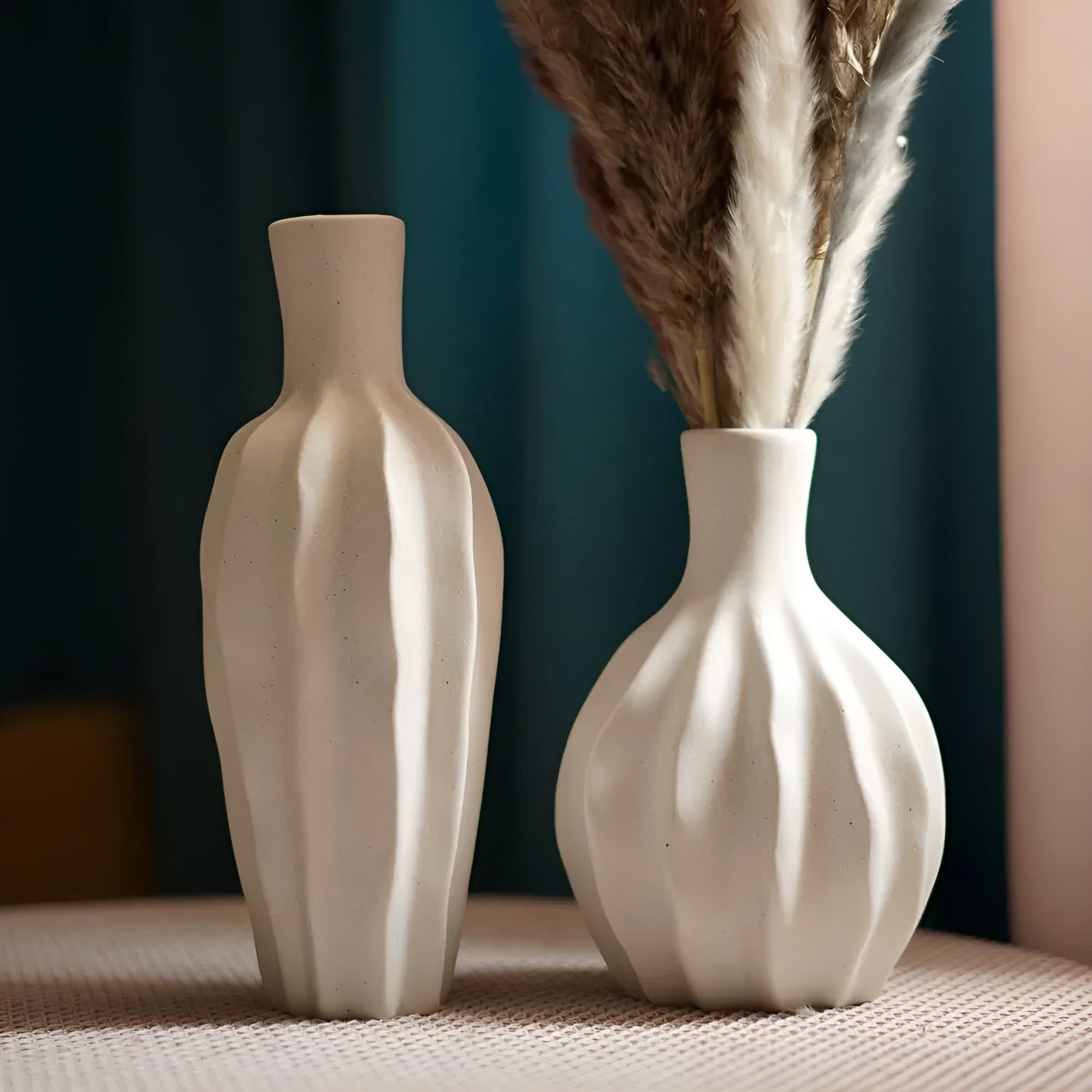 NordicBloom Vase - Minimalistische Unglasierte Keramikvase im Nordischen Design - Elegare