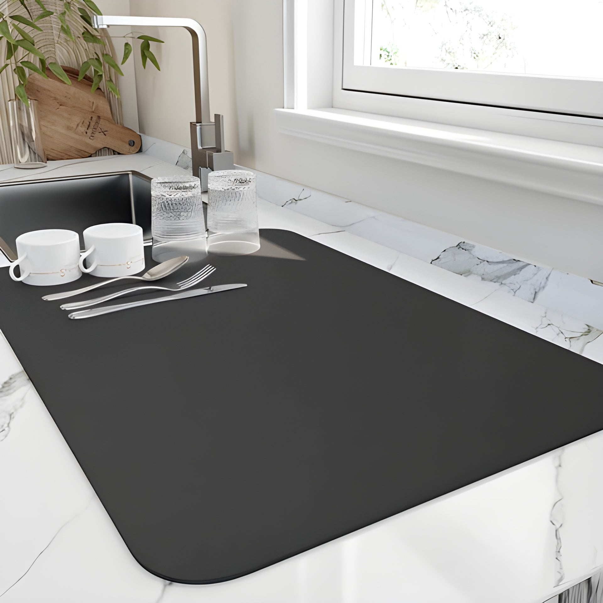 Saugstarke Geschirrabtropfmatte – Schnelltrocknende Lösung für eine ordentliche Küche - Klein (40 x 50 cm) / Schwarz