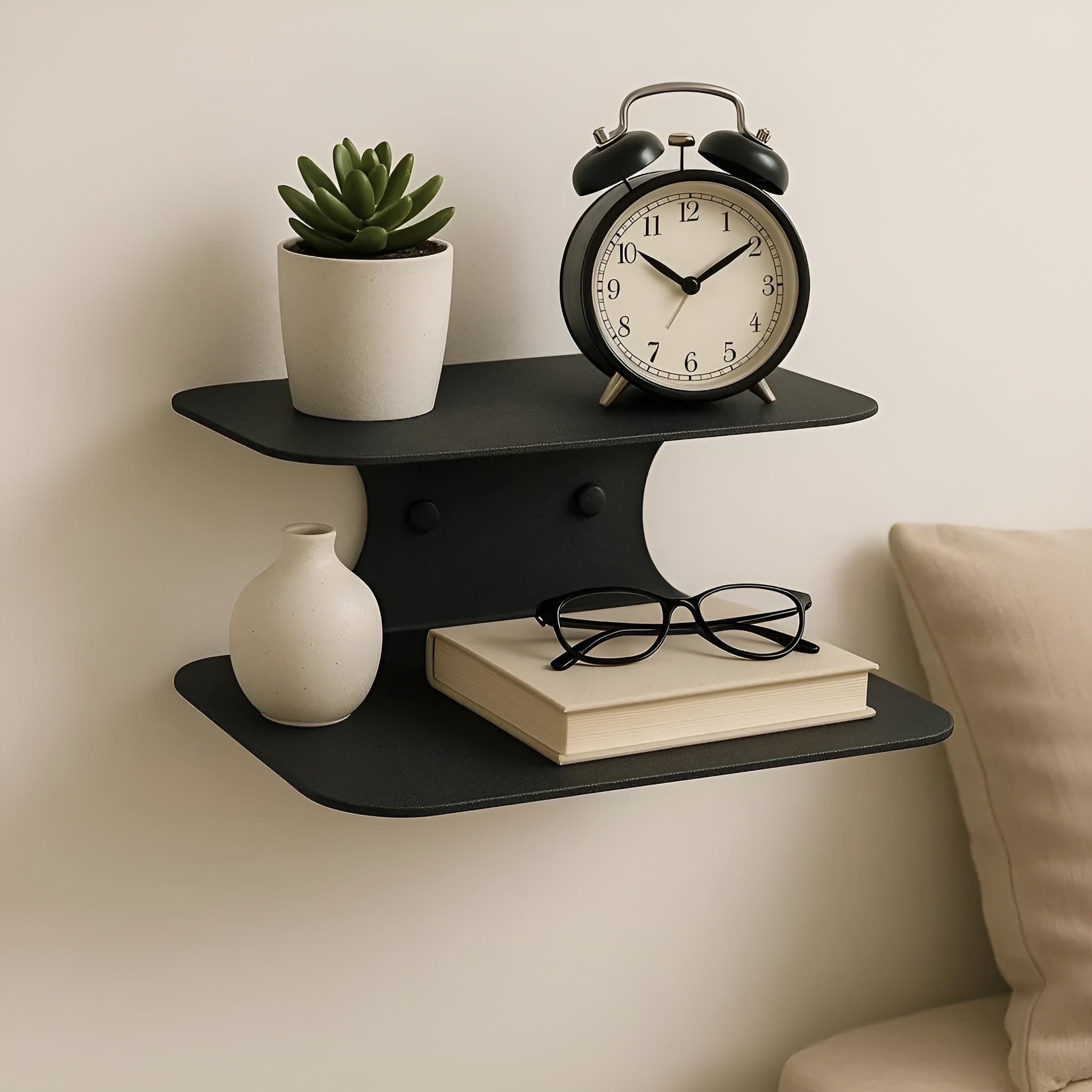 Schwebendes Wandregal aus Metall in Schwarz – Minimalistischer Nachttisch & Bücherregal zur Wandmontage