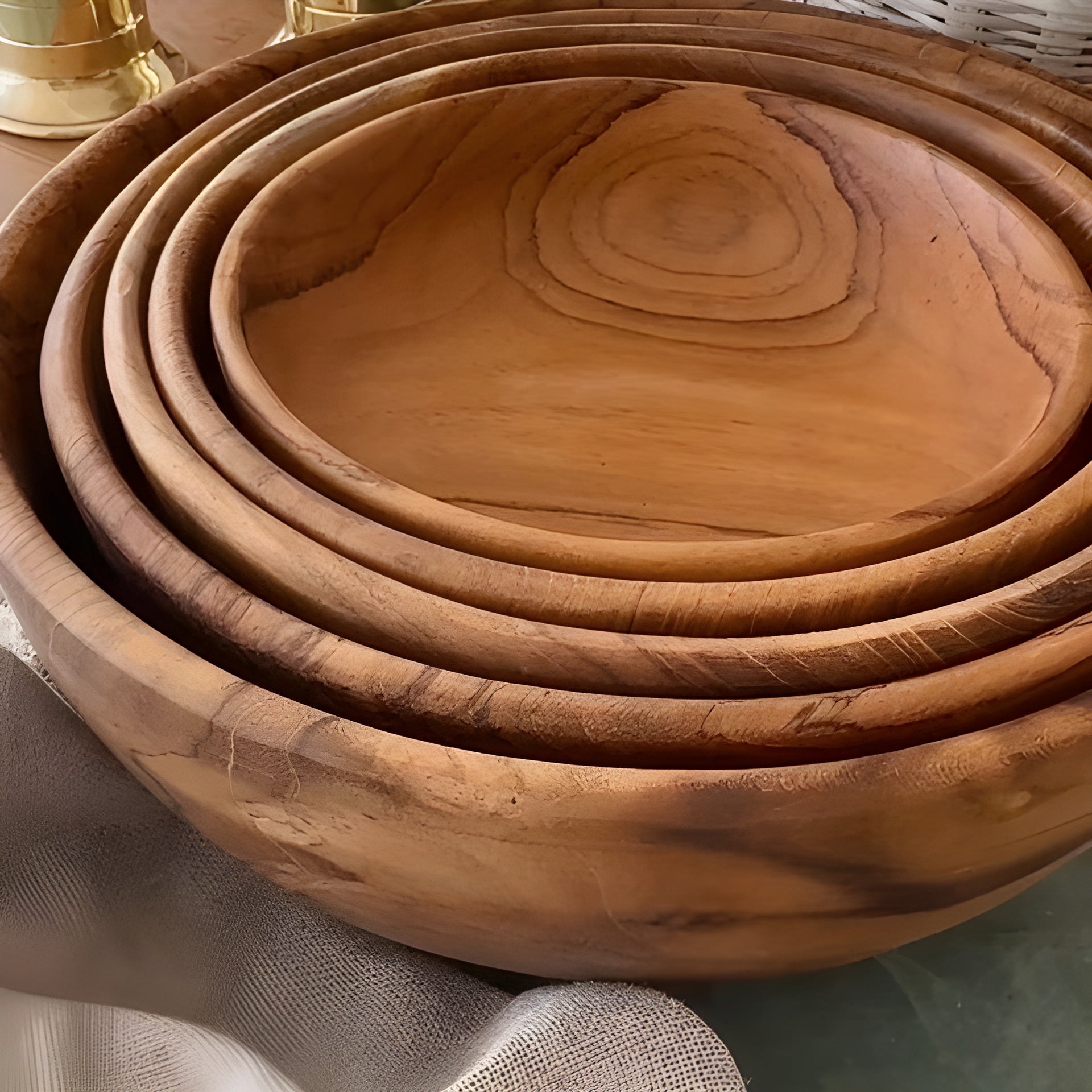 Teakholz-Schalen-Set aus Handarbeit – 5 Elegante Schalen für stilvolles Servieren - Schüsselset