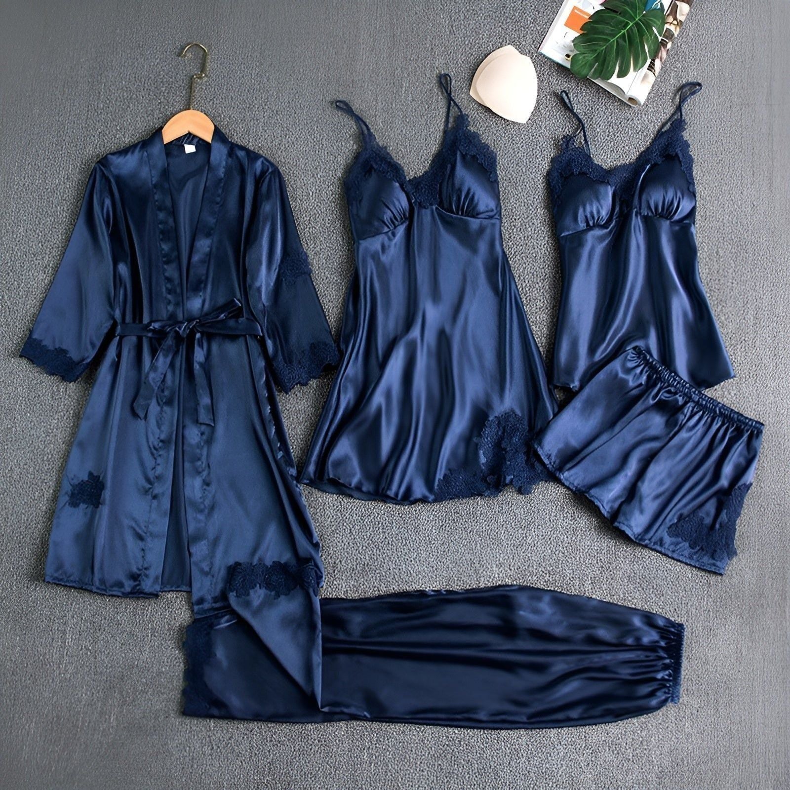 Theresa Set - Luxuriöses Pyjama-Set aus Kunstseide für Frauen - Blau / S - Damen-Set