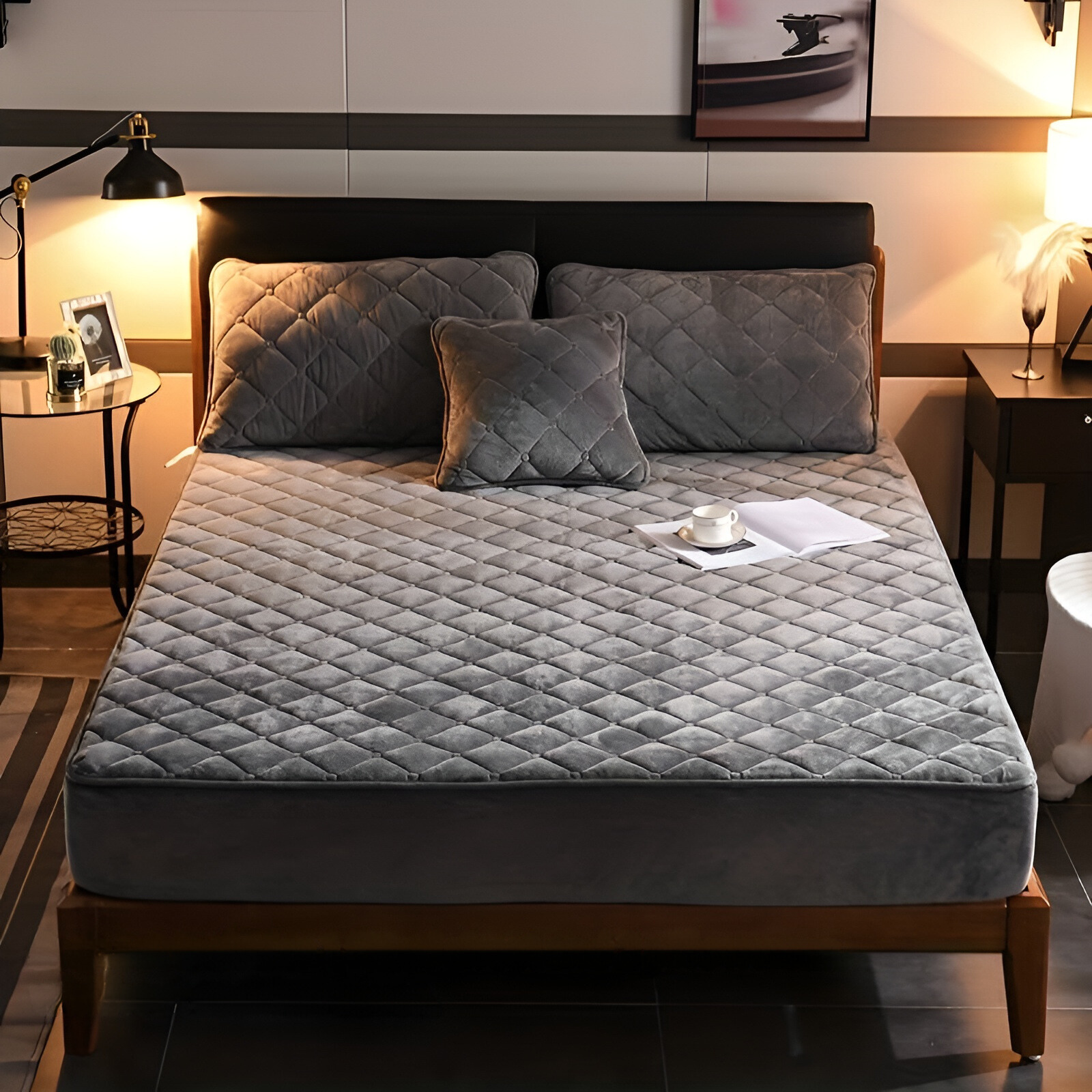 VelvetDreams Set - Atmungsaktives Samt-gestepptes Spannbettlaken-Set {1 Spannbettlaken + 2 Kissenbezüge} - Kissen