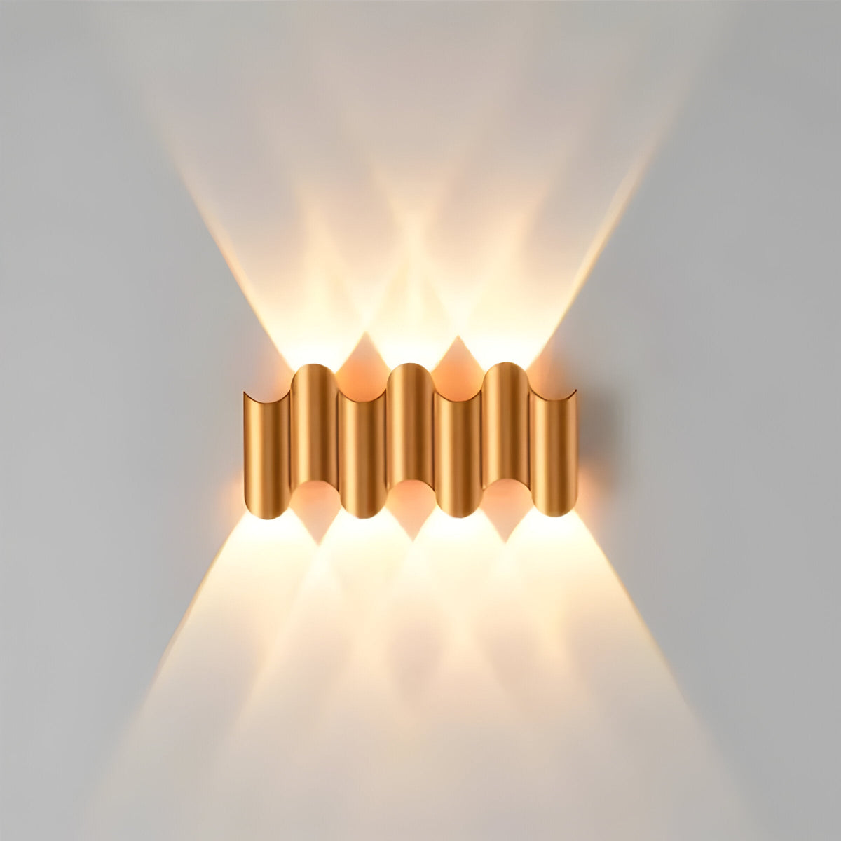 VerandaShine Light – Moderne wasserdichte Außenwandleuchte - 7W Gold / Kaltes Weiß (5500K-7000K) - Wandlampe