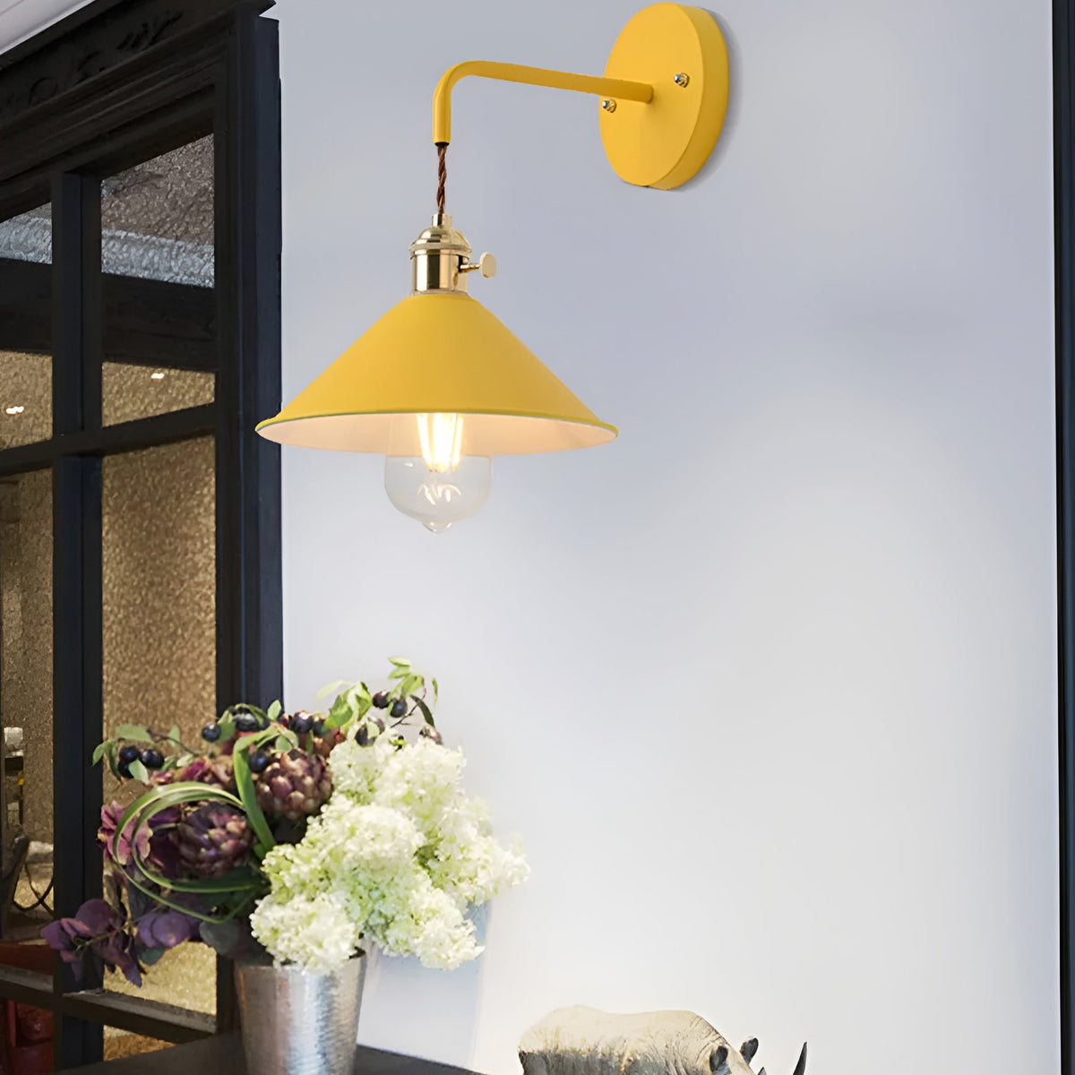Vintage Wandleuchte aus Metall – Retro-Kegelform für stimmungsvolles Licht - Gelb - Wandleuchten