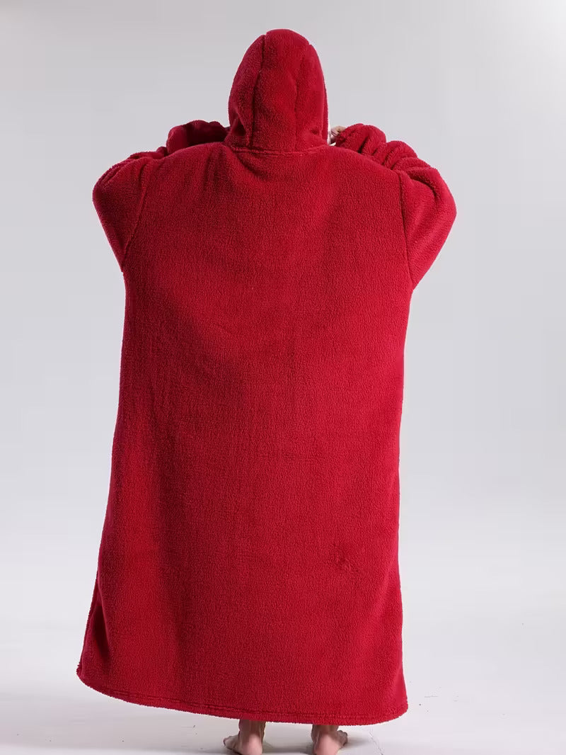 Hoodie-Decke im Bett – Lifestyle-Foto