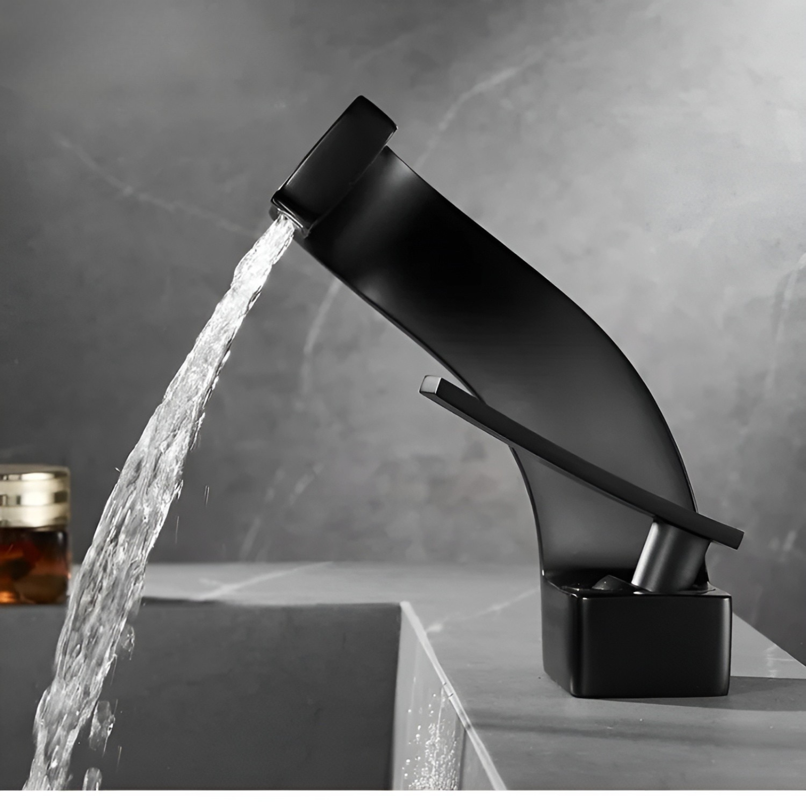 Wasserfall Wasserhahn fürs Waschbecken – Messing Armatur mit Warm- und Kaltwasser | Stilvoll für Bad und Gäste-WC