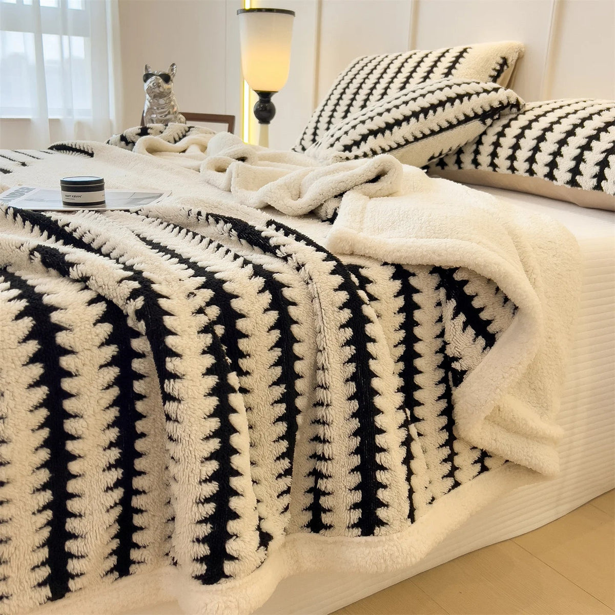 Weiche Kuscheldecke aus Velour für Sofa und Bett – 5 Farben und 2 Größen - Tagesdecken und Wohndecken