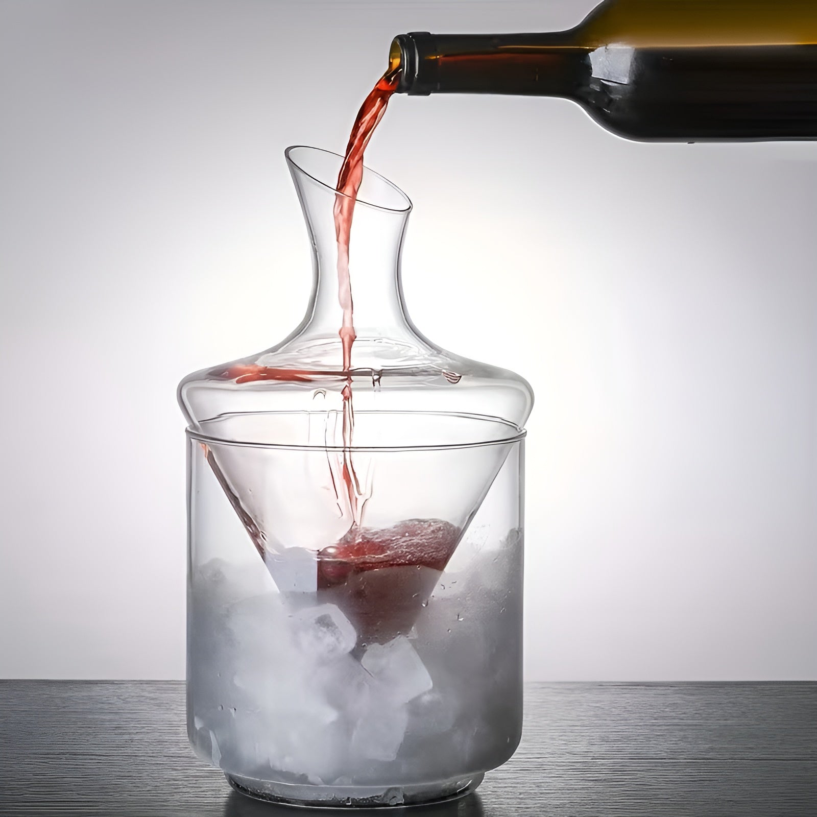 Weindekanter mit Ausgießer – Schnelles Belüften für Rotwein | Eleganter Glaskaraffe mit Wasserfall-Ausguss und Eiskübel