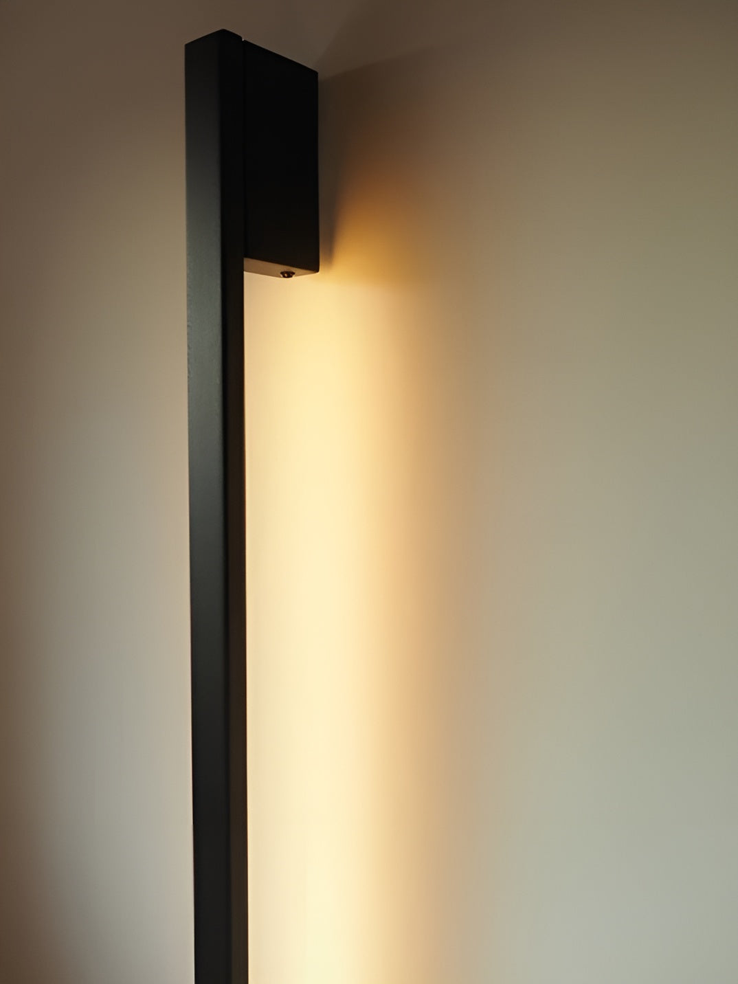 Schmale Wandlampe in Schwarz – Modernes Langdesign | Perfekt für Flur, Schlafzimmer & Wohnzimmer